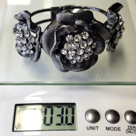 Sparkling Crystal Cuff Hematite Bracelet - Picture 15 of 15